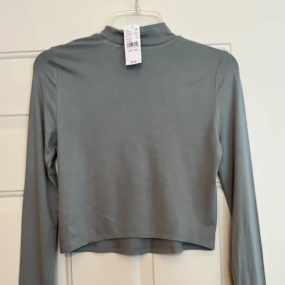 New PacSun long sleeve sage green mock neck tee shirt. Size small - Picture 2 of 9